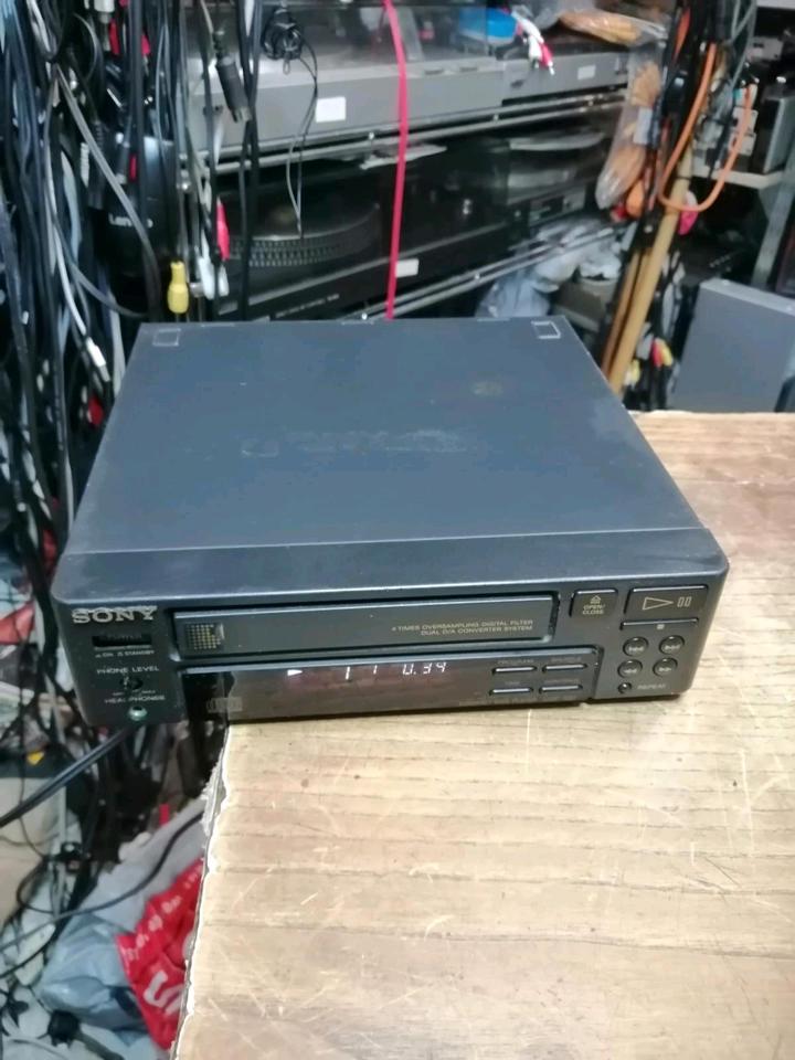 SONY CDP-S37, CD-Player OHNE Fernbedienung!!