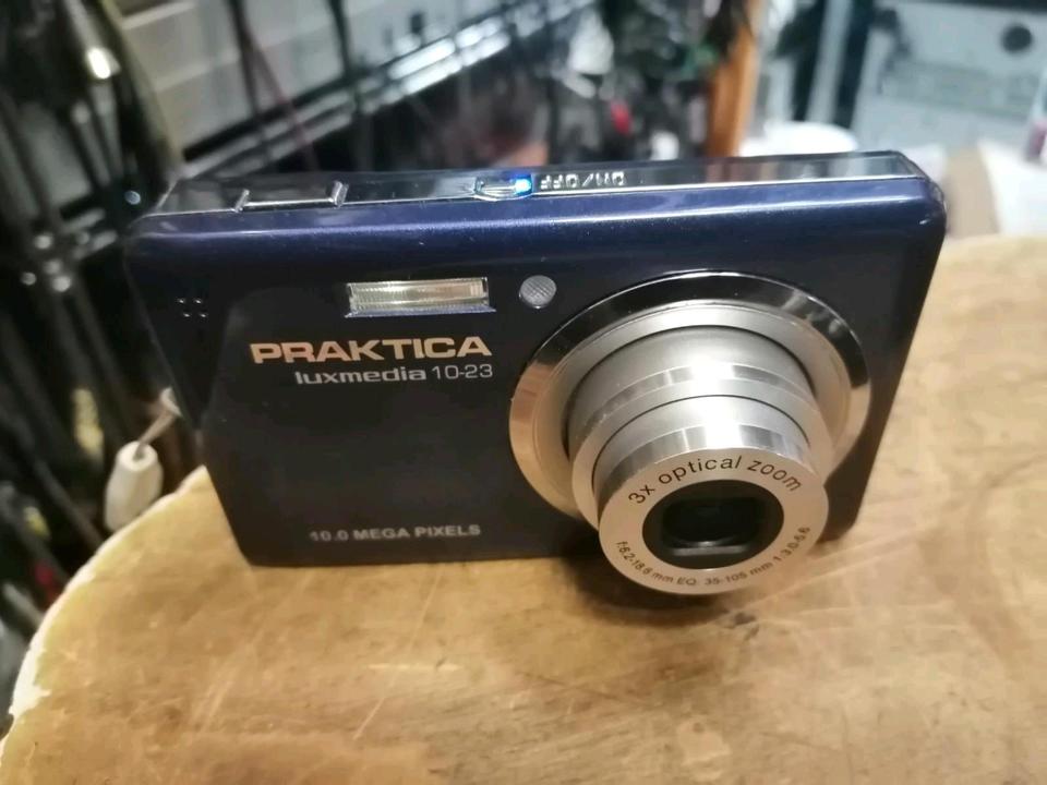 PRAKTICA LUXMEDIA 10-23, Digital-Kamera mit Zubehör!!