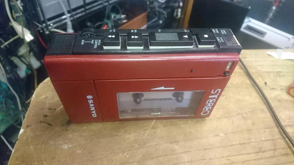 SANYO M4440, Walkman mit Original-Tasche, etwas DEFEKT!!!