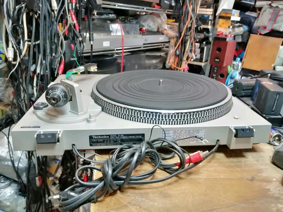 TECHNICS SL-D2 Plattenspieler, mit NEUER Nadel!!
