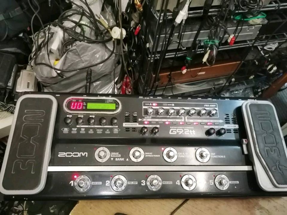 ZOOM G9.2tt Gitarren-Multi Effekt-Gerät, mit Universal-Adapter!!