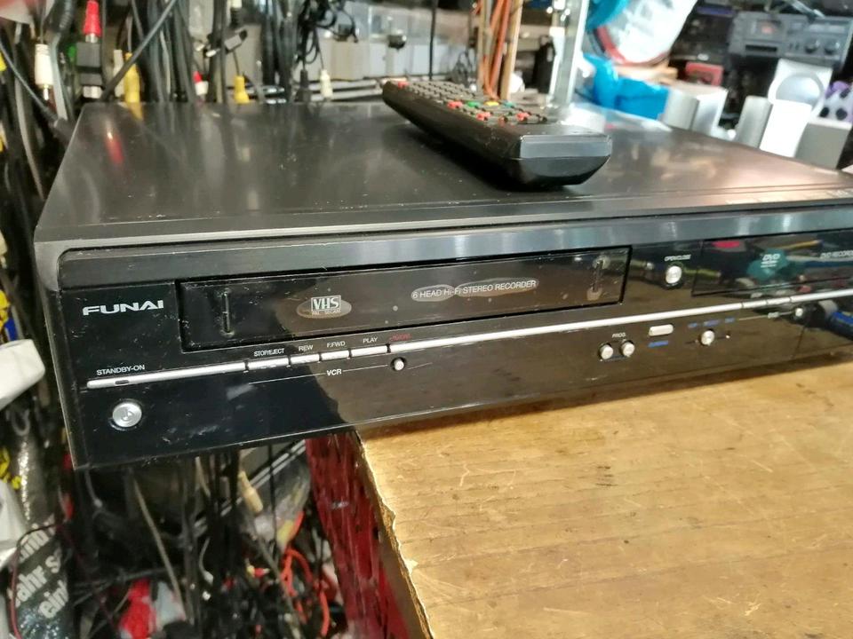 FUNAI WD6D, DVD-Recorder/VHS-Recorder mit Original-Fernbedienung!