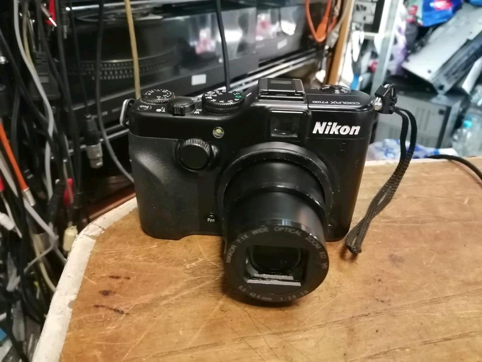 NIKON COOLPIX P7100, Digital-Kamera mit Zubehör - etwas DEFEKT!!!