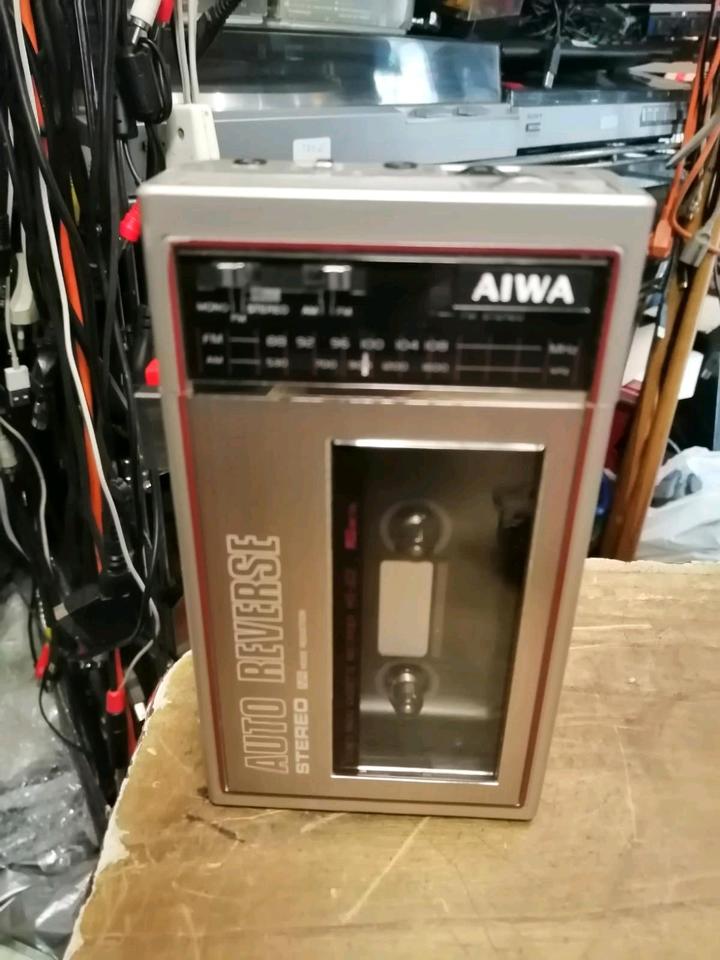 AIWA HS-J02 Stereo Cassette Recorder mit Zubehör!! etwas DEFEKT!!