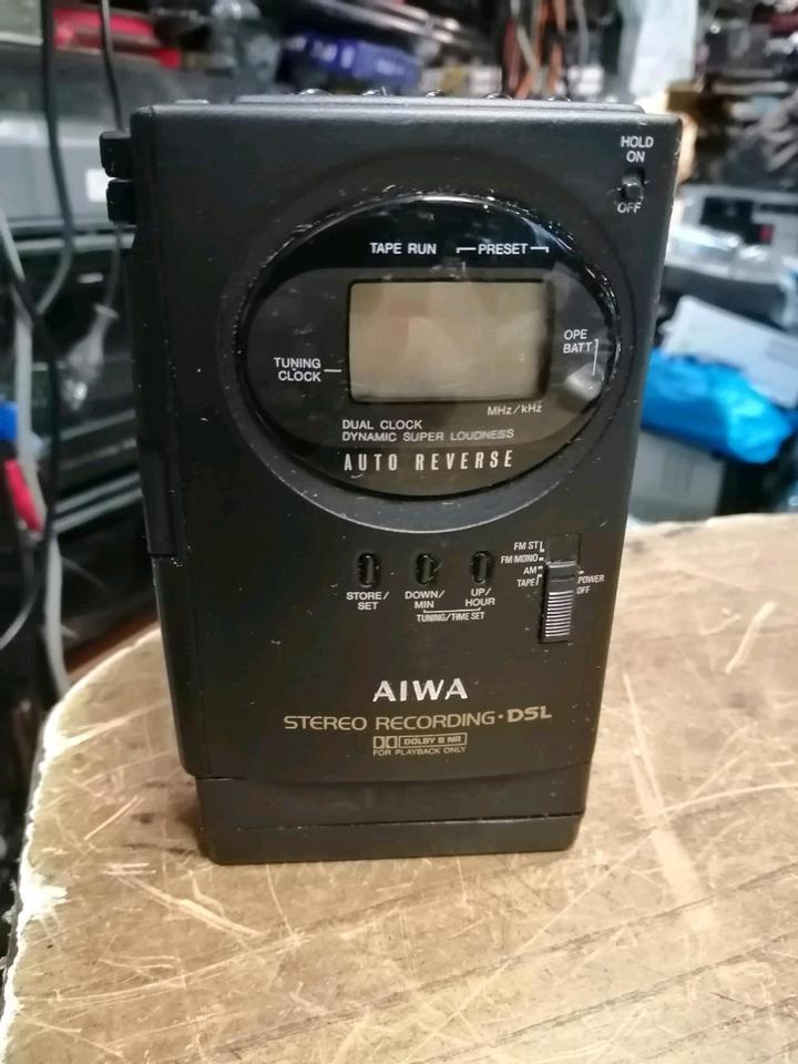 AIWA HS-J303, Walkman mit Original-Akku, DEFEKT!!!