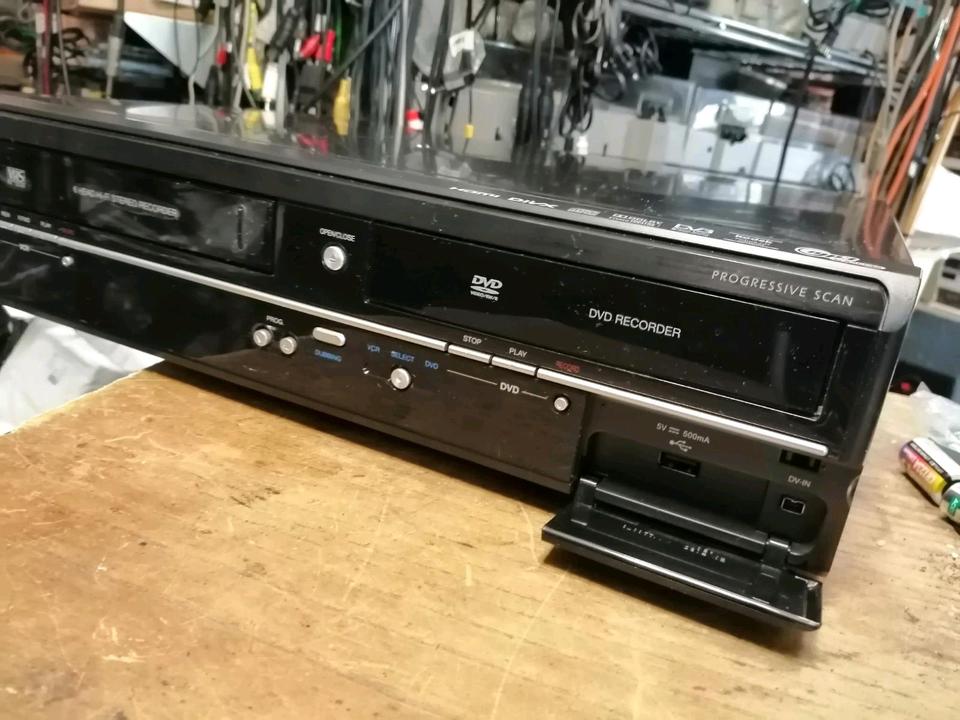 FUNAI WD6D, DVD-Recorder/VHS-Recorder mit Original-Fernbedienung!