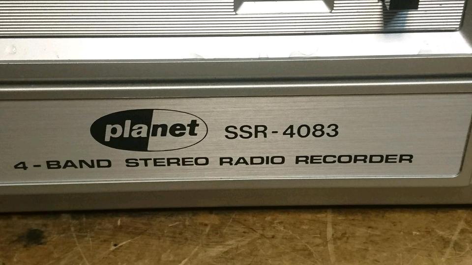 PLANET SSR-4083, 4-Band Stereo Radio, guter Zustand!!