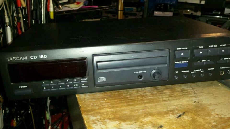 TASCAM CD-160; CD-Player