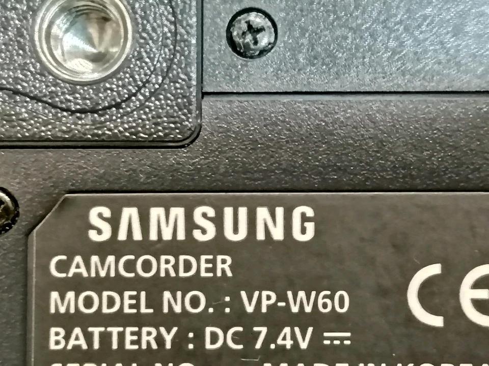 SAMSUNG VP-W60, Videocamera Hi8 und Video 8, mit Zubehör!!!