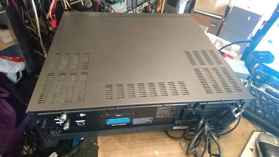 UNIVERSUM VRP 4346, Doppeldeck-Videorecorder, Video 8+Hi8, DEFEKT