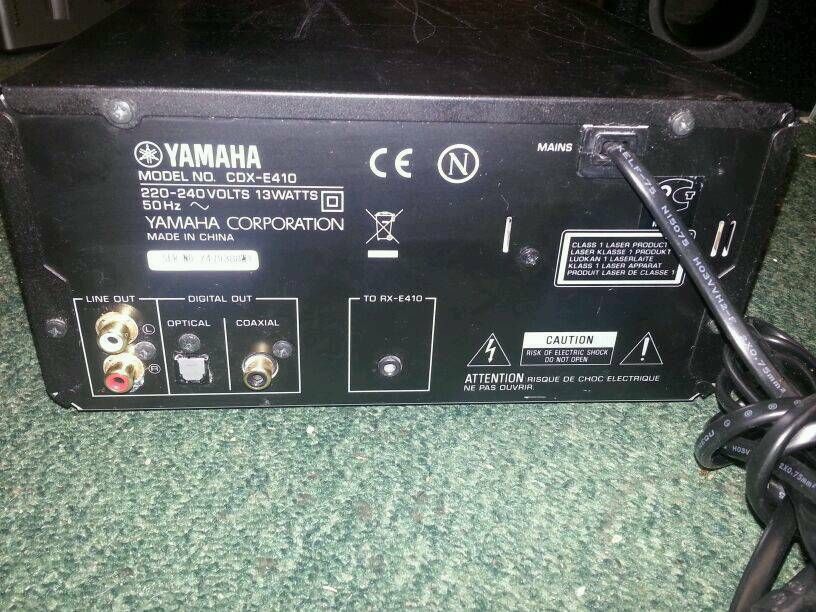 YAMAHA CDX-E410; CD-Player, OHNE Fernbedienung!! !