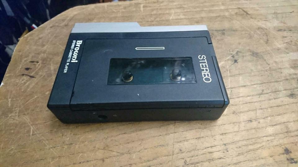 BROWNI Stereo Cassette Player/Walkman, ohne Adapter!