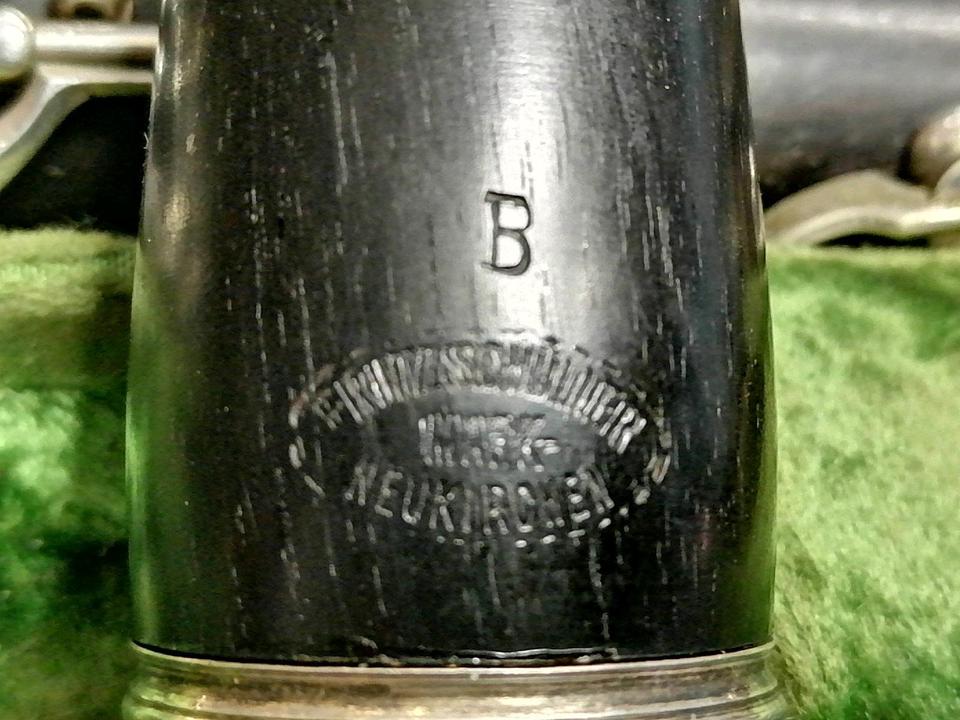 KLARINETTE B SCHÜLLER Mark Neukirchen, mit Original-Koffer!!
