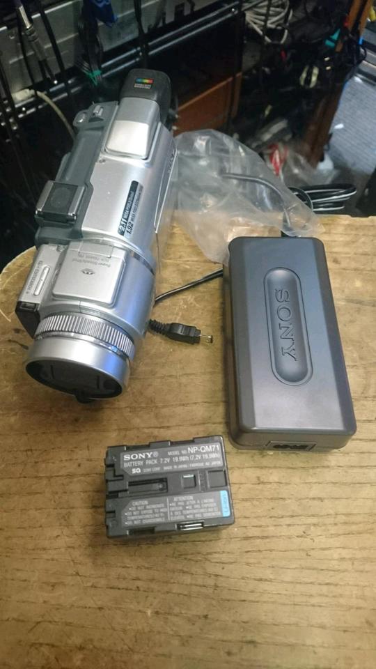 SONY DCR-TRV60E, MiniDV-Videocamera mit Zubehör!!