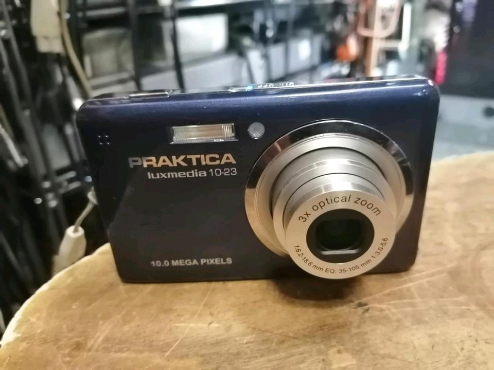 PRAKTICA LUXMEDIA 10-23, Digital-Kamera mit Zubehör!!