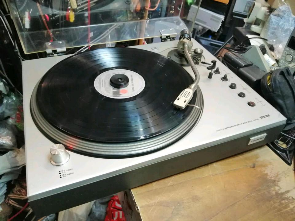 TOSHIBA SR-255, Plattenspieler mit Original-Nadelsystem!