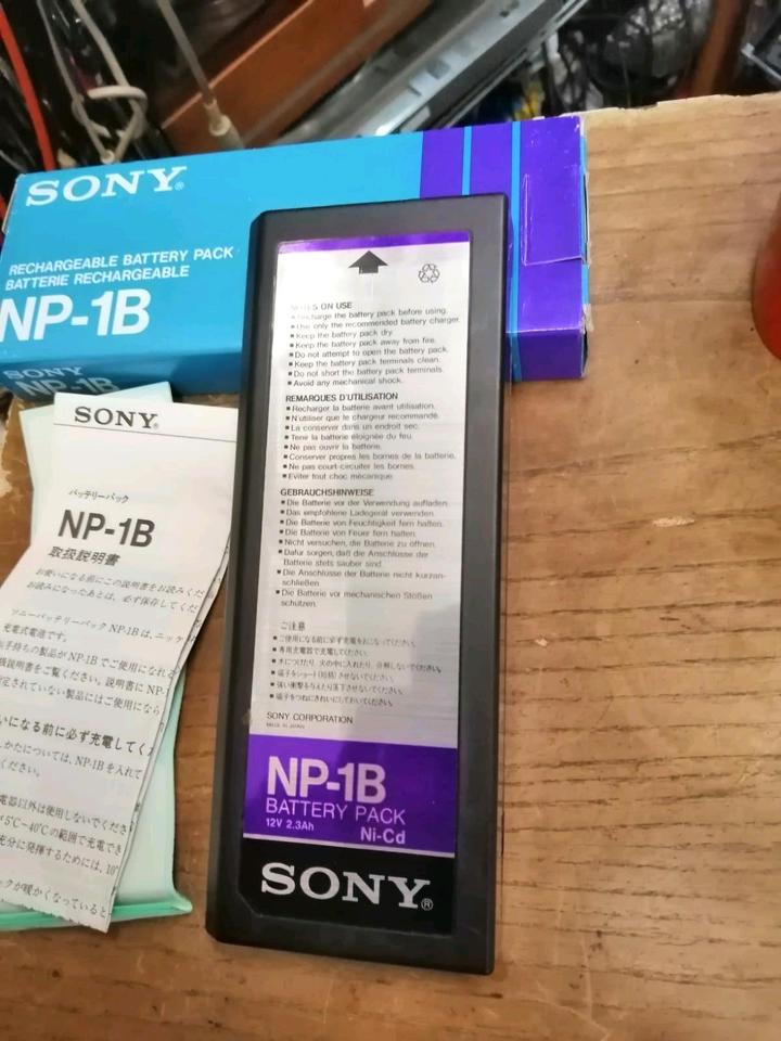 SONY NP-1B, Rechargeable Battery Packm NEU & OVP!!