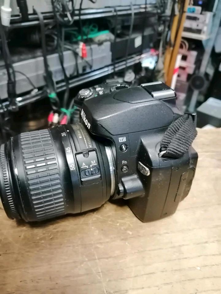 NIKON D60, Digital-Kamera mit Zubehör!!