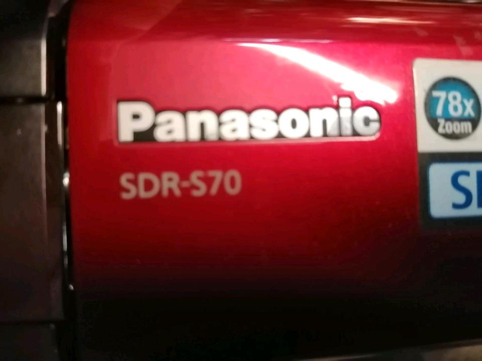 PANASONIC SDR-S70, Digital-Kamera OHNE Speicherkarte, mit Zubehö!