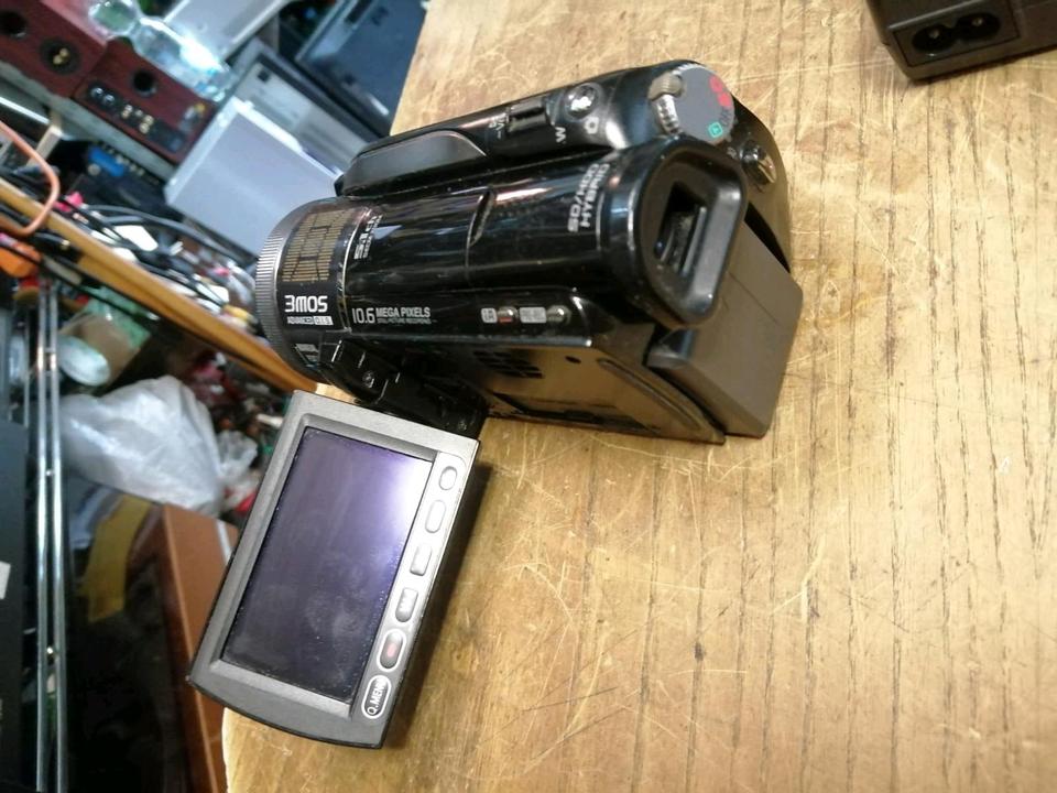PANASONIC HDC-HS300, Videocamera OHNE Speicherkarte!!!