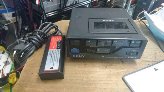 SONY EV-P10E Video Cassette Player,Video 8 ,Akku mit festem Kabel