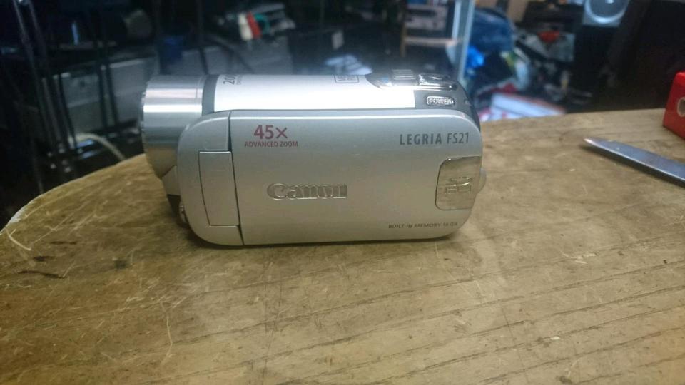 CANON LEGRIA FS21 E, Videocamera OHNE Speicherkarte!!