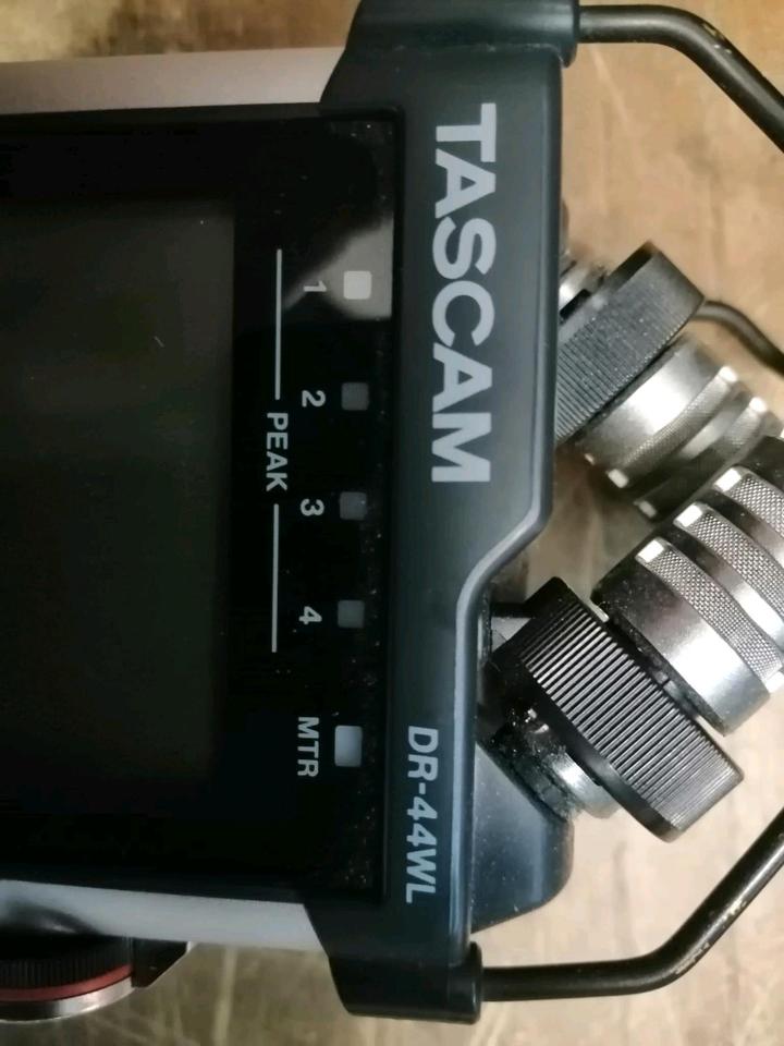 TASCAM DR-44WL, Digitales Aufnahmegerät, OHNE Speicherkarte!!
