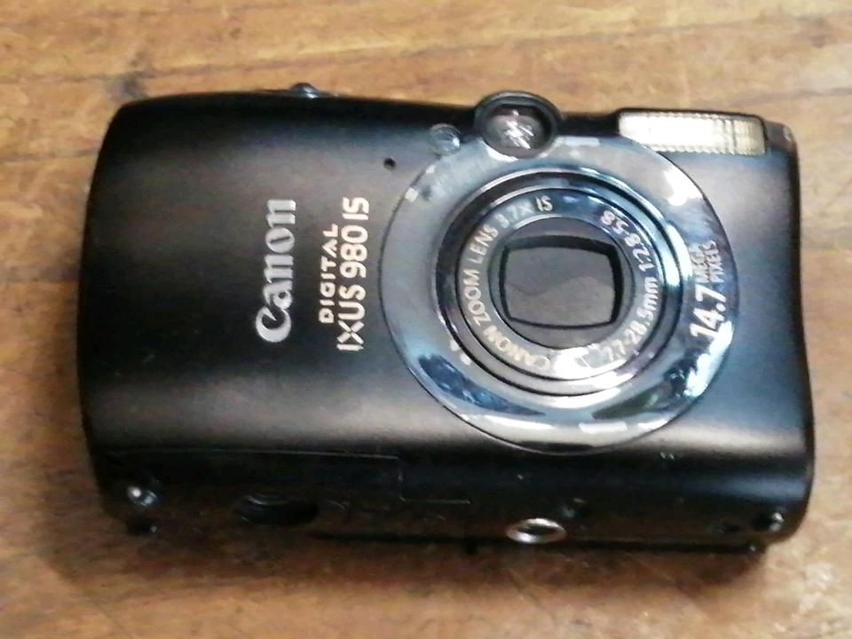 CANON IXUS 980 IS, Digital-Kamera mit Zubehör!!!