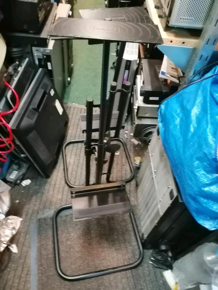 2 MAJA Boxen-Ständer, guter Zustand!!