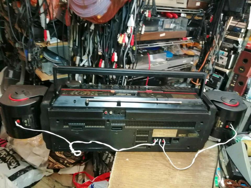 HITACHI TRK-3D75E, Ghettoblaster, etwas DEFEKT!!