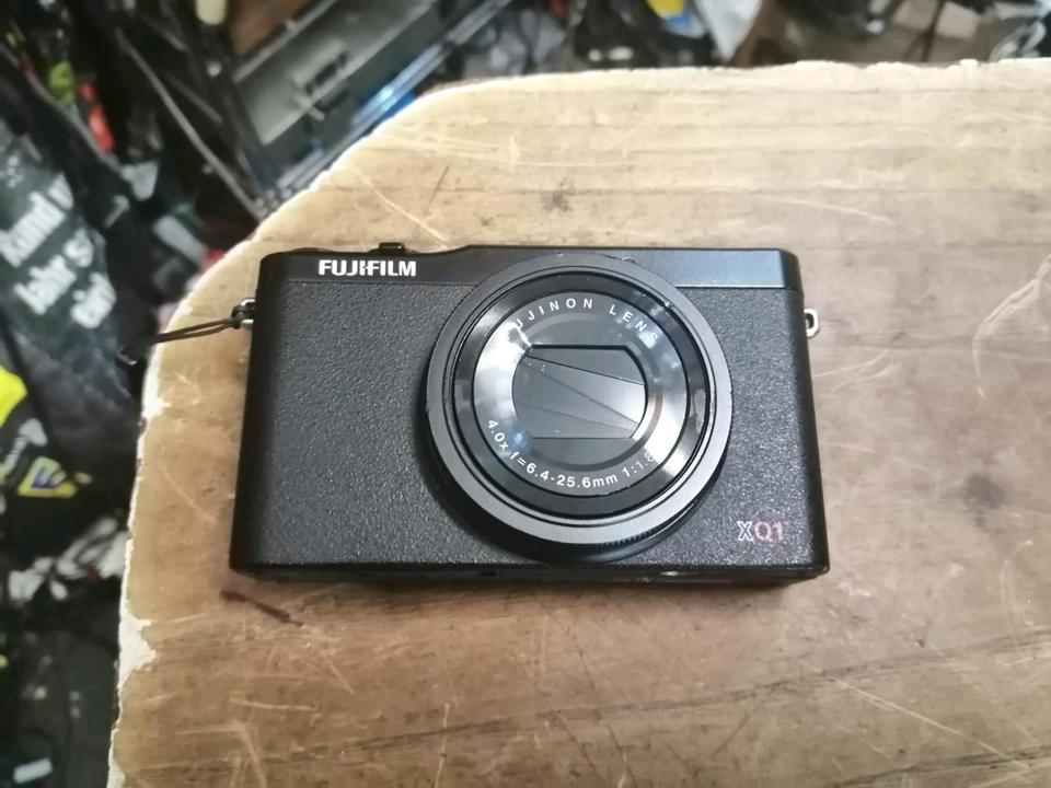 FUJIFILM XQ1, Digital-Kamera mit Zubehör!!