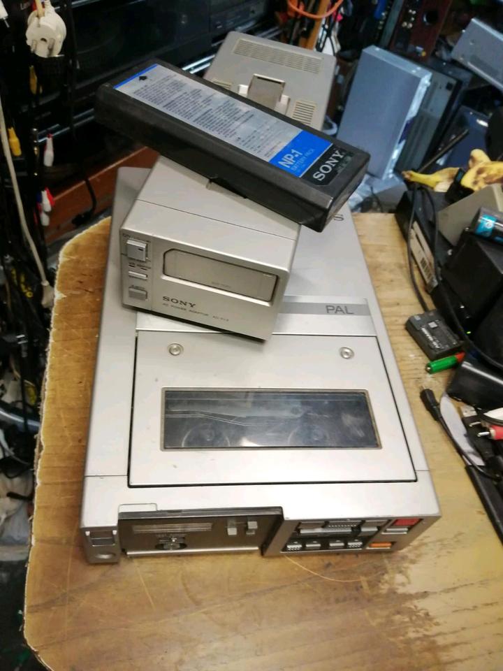 SONY BETAMAX SL-F1E, Videocassettenrecorder + SONY Netzteil!!!