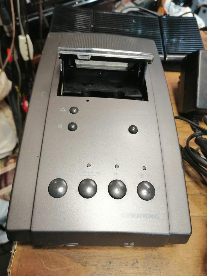 GRUNDIG Dt3201, Diktiergerät mit Zubehör!! Guter Zustand!!