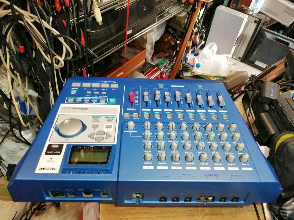TASCAM DP-01, Mixer, DEFEKT!!!