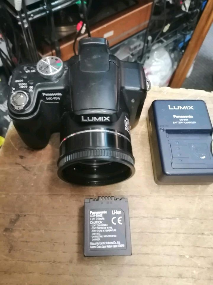 PANASONIC LUMIX DMC-FZ18, Digital-Kamera, OHNE Speicherkarte!!