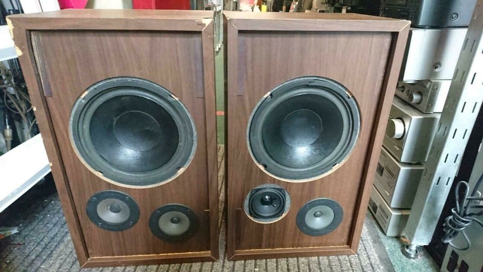 2 MARANTZ HD44 Boxen, funktionieren gut, Furnier etwas ab