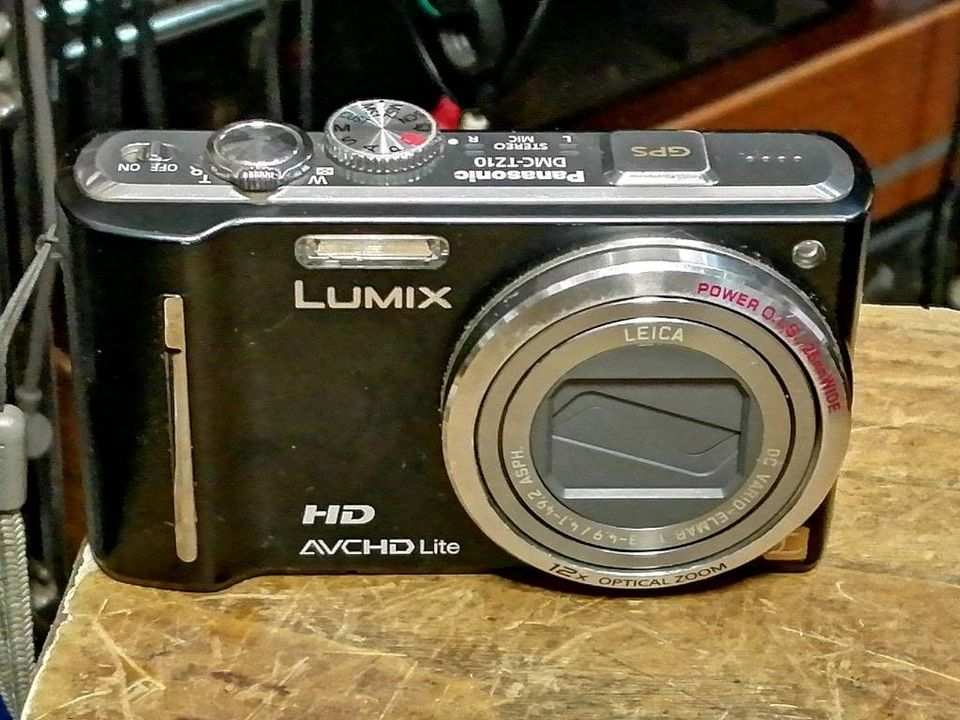 PANASONIC DMC-TZ10, Digital-Kamera OHNE Speicherkarte!! Qq