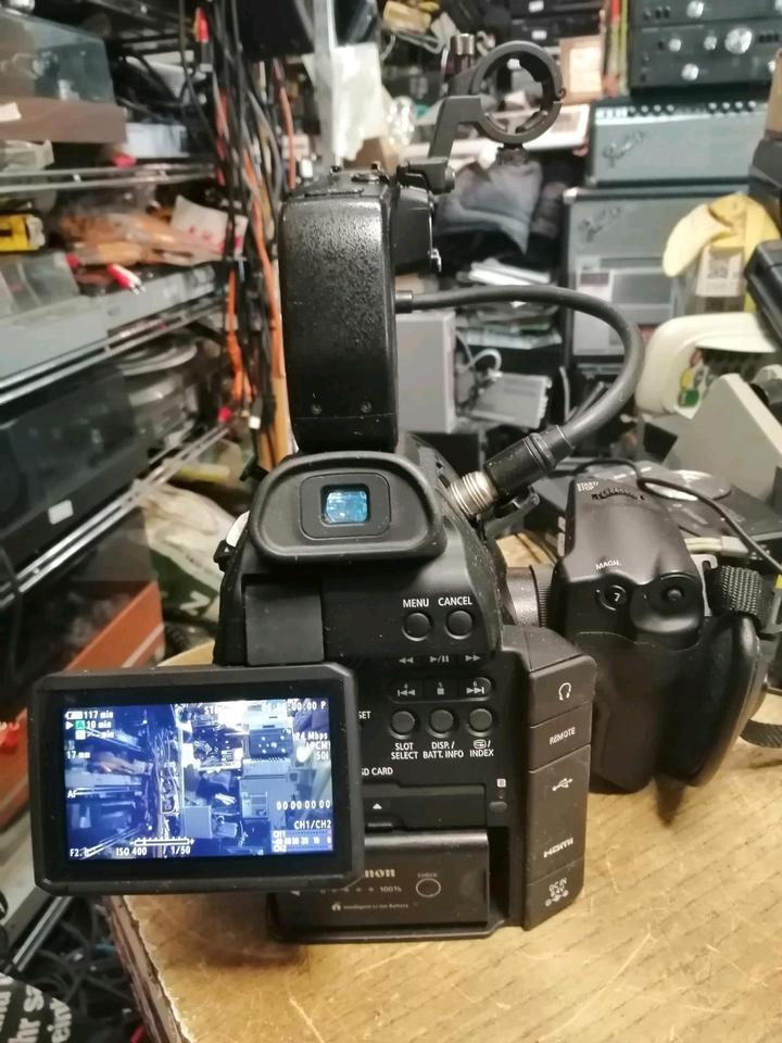 CANON EOS C100, Digital-Kamera mit SIGMA Objektiv, guter Zustand
