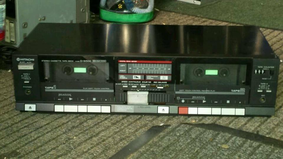 HITACHI D-W500; Doppel-Cassetten-Deck