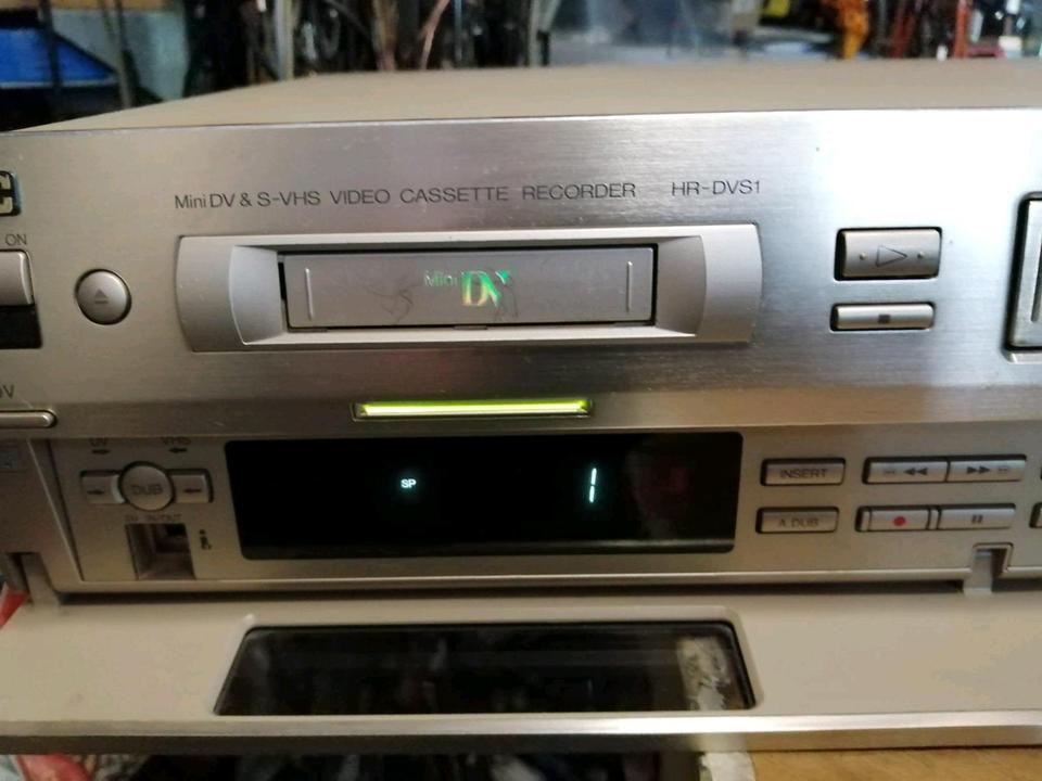 JVC HR-DVS1EU, -VHS-Recorder + Mini-DV-Recorder, etwas DEFEKT!