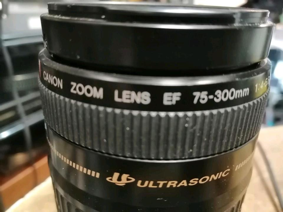 CANON EF- 75-300 mm -Objektiv, guter Zustand!!