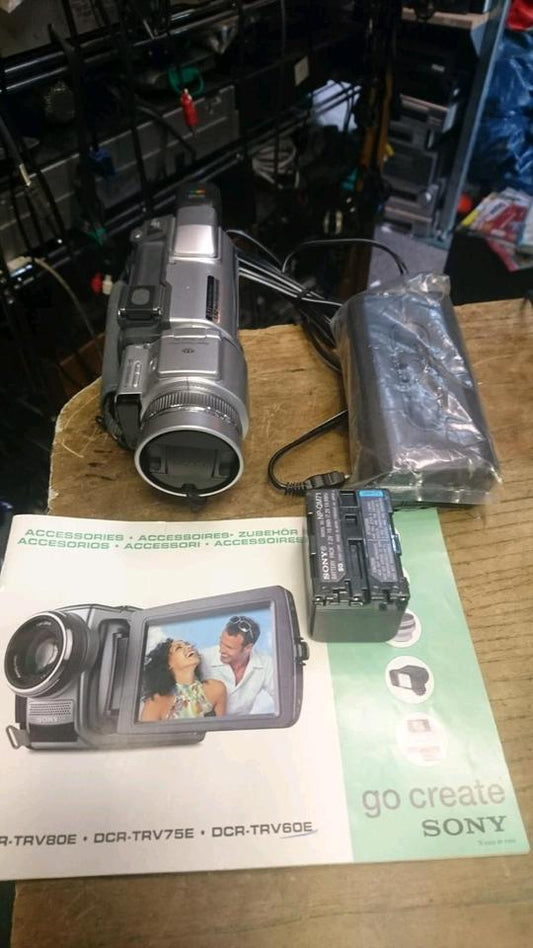 SONY DCR-TRV60E, MiniDV-Videocamera mit Zubehör!!