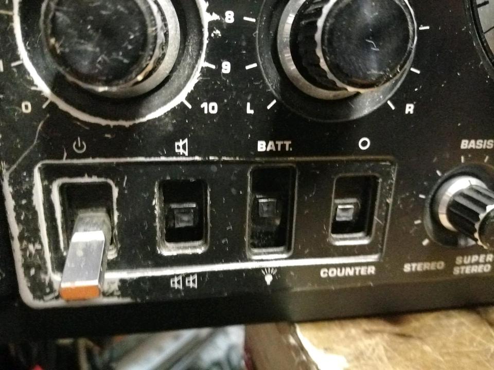 GRUNDIG SATELLIT 2400, Radio mit Netzkabel!