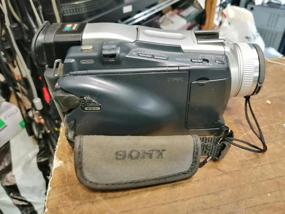 SONY DCR-TRV25E, MiniDV-Videocamera, OHNE Speicherkarte!