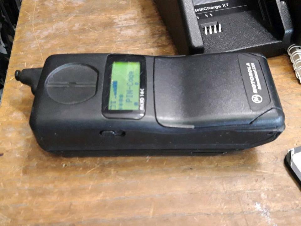 MOTOROLA 5200, tolles Handy mit Zubehör