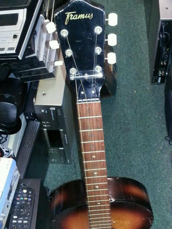 FRAMUS Model 12568 "Built in the Heart of Bavaria" Gitarre, toll!