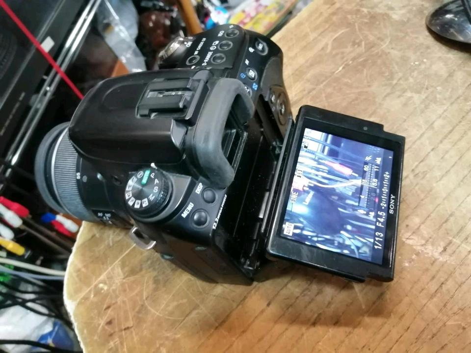SONY ALPHA 500 Digitalkamera + SONY DT Objektiv + Zubehör!!