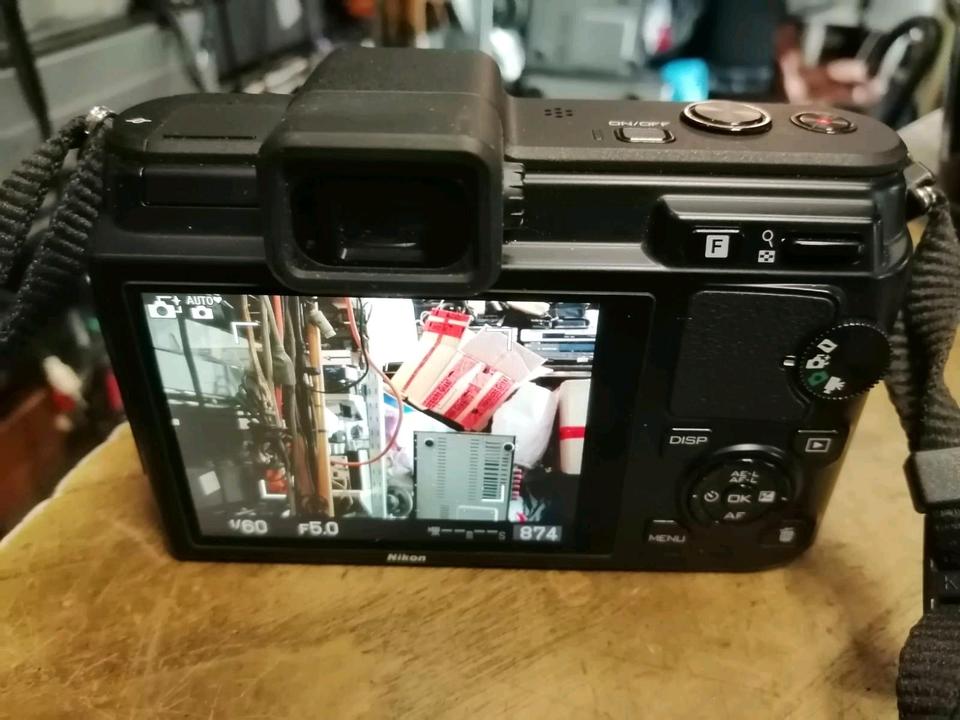 NIKON 1 V1, Digital-Kamera mit Zubehör + Objektiv!!!