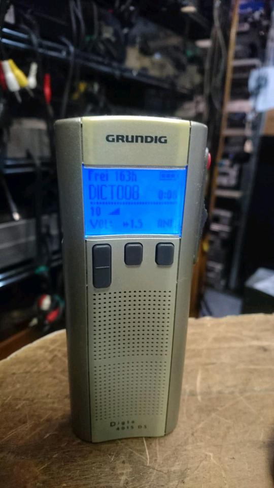 Diktiergerät GRUNDIG Digta 4015 DS, mit Zubehör!!!