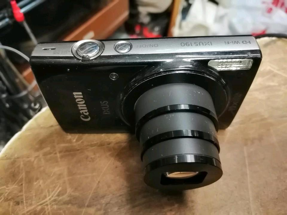 CANON IXUS 190, Digital-Kamera mit Zubehör!!!